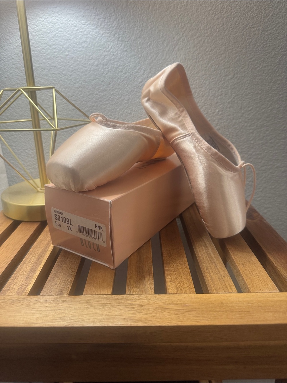 Bloch - Hannah Pointe Shoes - New multiple sizes available - #S0109 - Picture 4 of 4